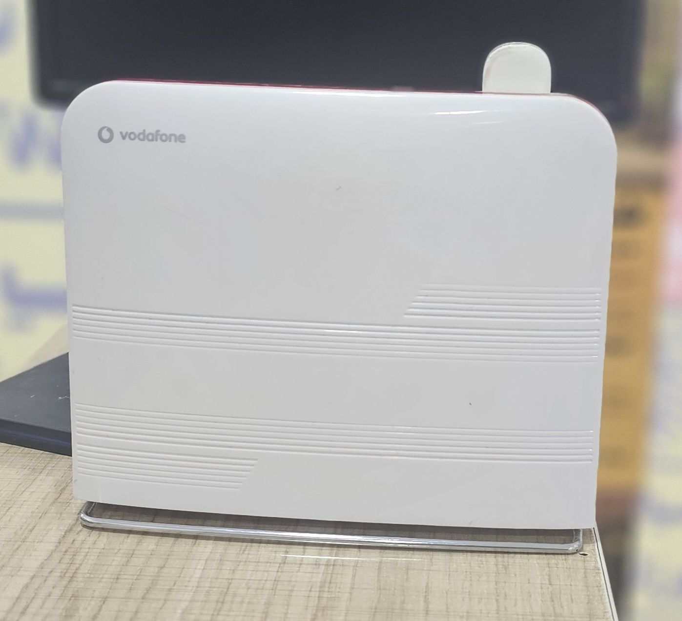 مودم روتر ADSL/VOIP ودافون  استوک مدل HG553 با قابلیت پشتیبانی از مودم دانگل 2G/3G و قابلیت نصب OpenWrt به همرا دانگل 3g فقط روی سیم کارت همراه اول